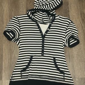 Striped Short-Sleeve Hoodie - Black & White